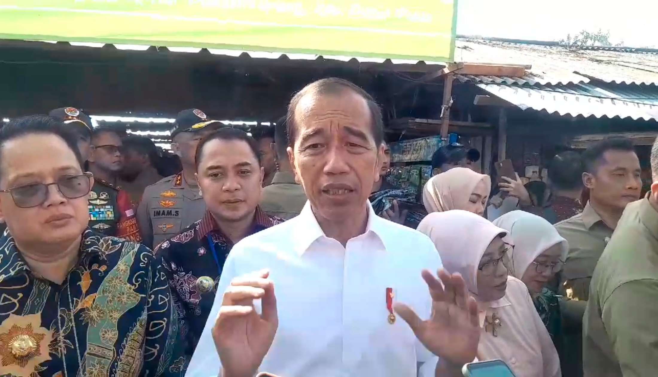 Presiden Jokowi  Kunjungi Pasar Dukuh Kupang Kota Surabaya